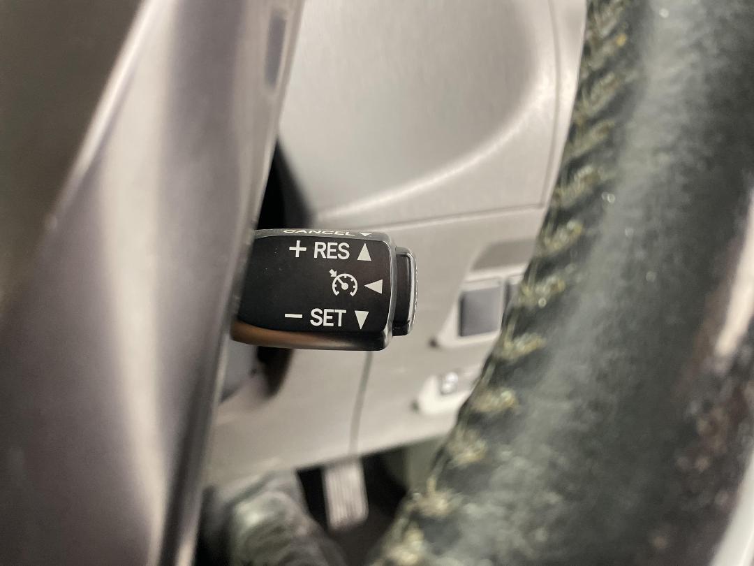 Photo '28' of Toyota Prius