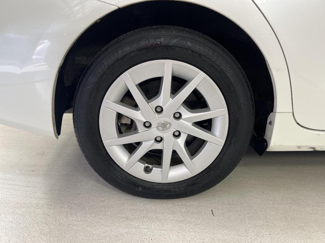 Photo '12' of Toyota Prius