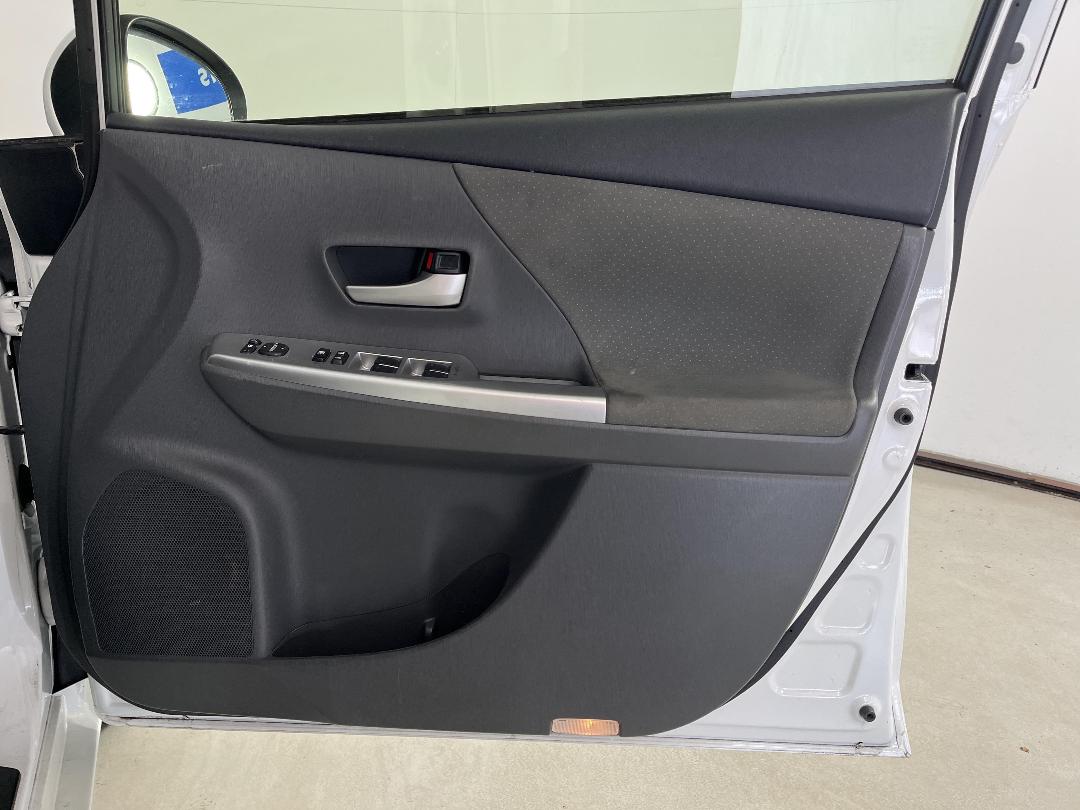 Photo '15' of Toyota Prius