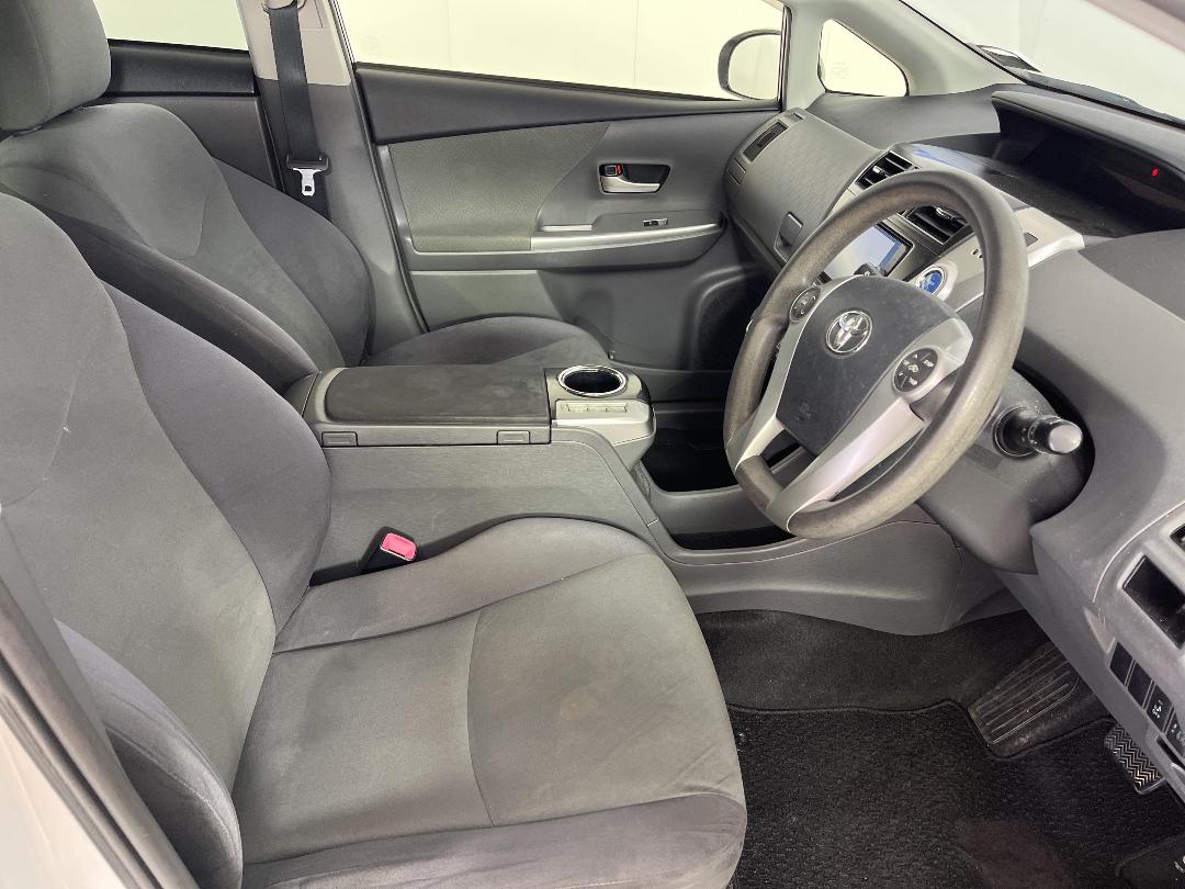 Photo '16' of Toyota Prius