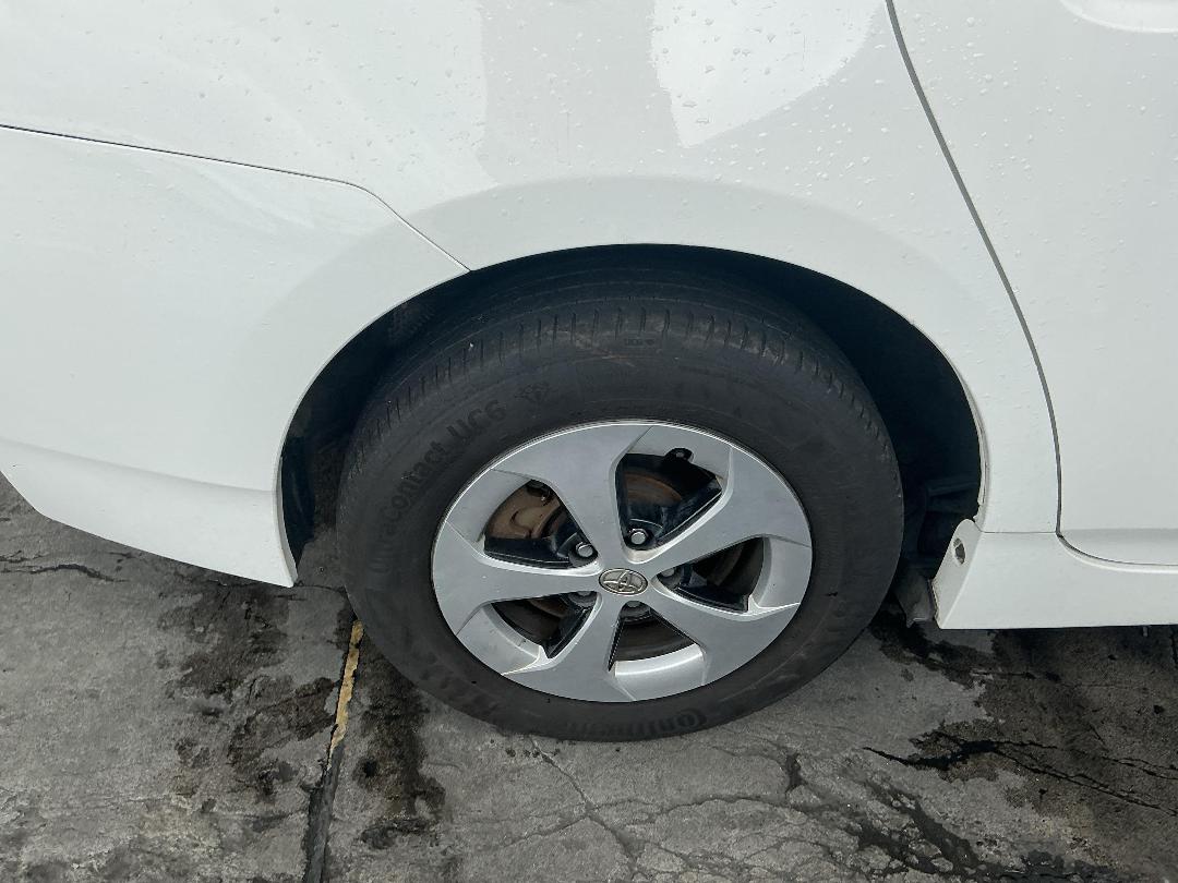 Photo '20' of Toyota Prius Hybrd Photo '20' of Toyota Prius Hybrd