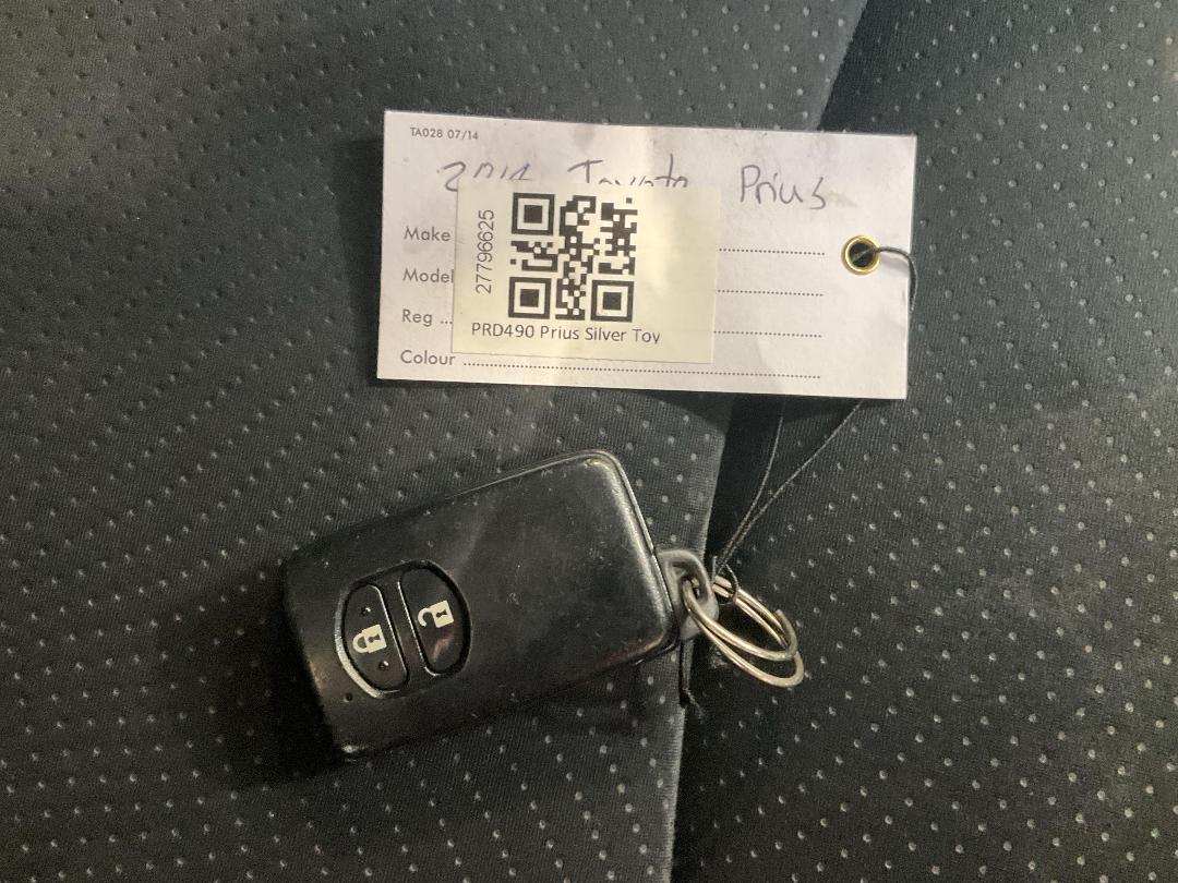 Photo '16' of Toyota Prius Hybrid Photo '16' of Toyota Prius Hybrid