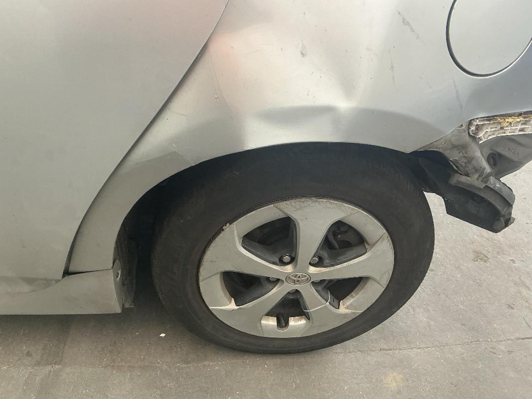 Photo '13' of Toyota Prius