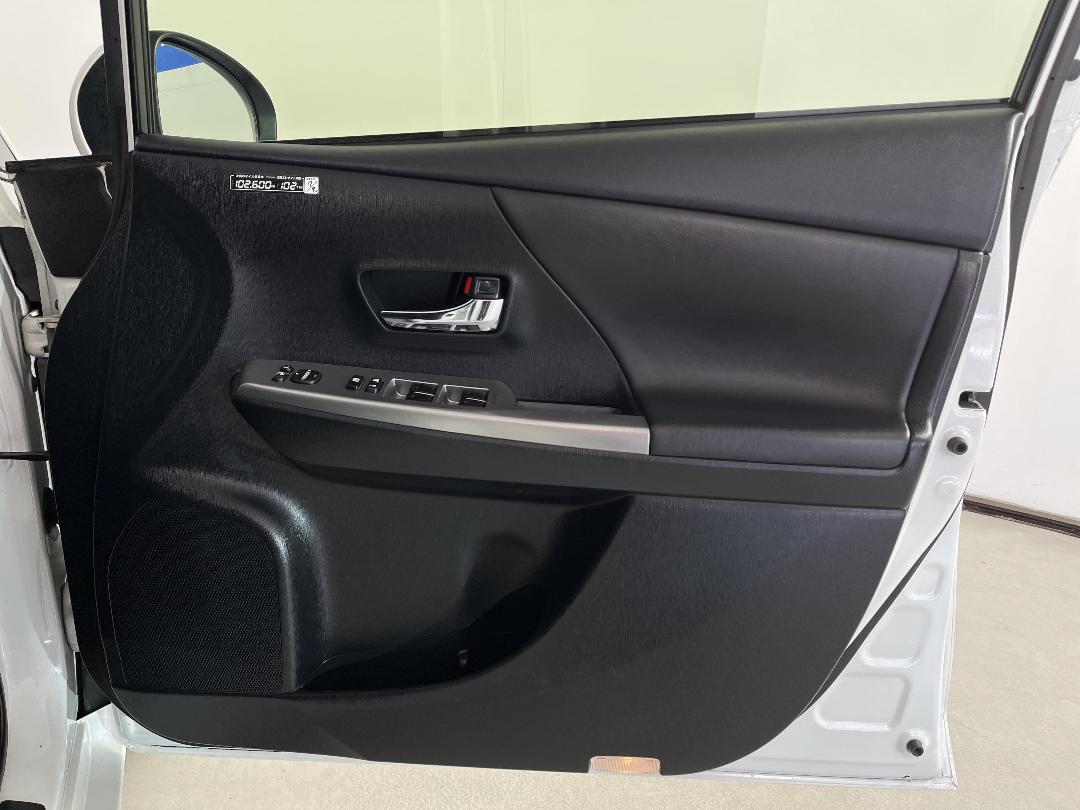 Photo '15' of Toyota Prius Photo '15' of Toyota Prius