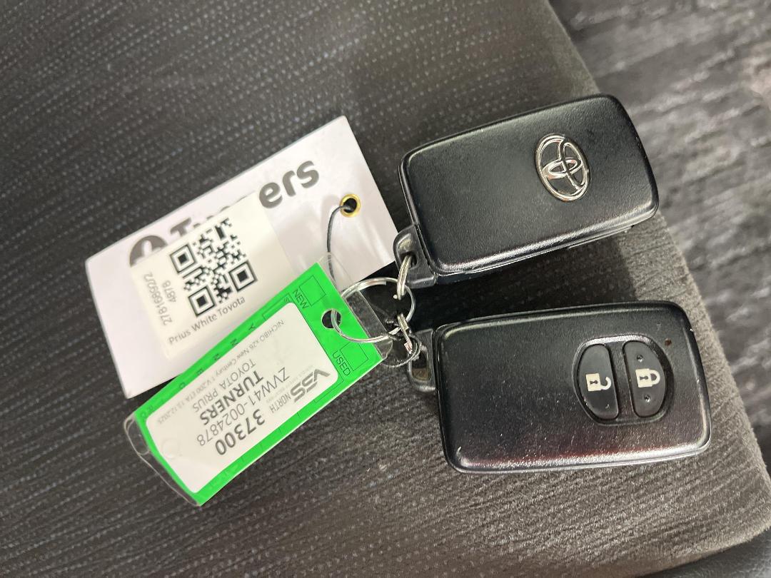 Photo '22' of Toyota Prius Photo '22' of Toyota Prius