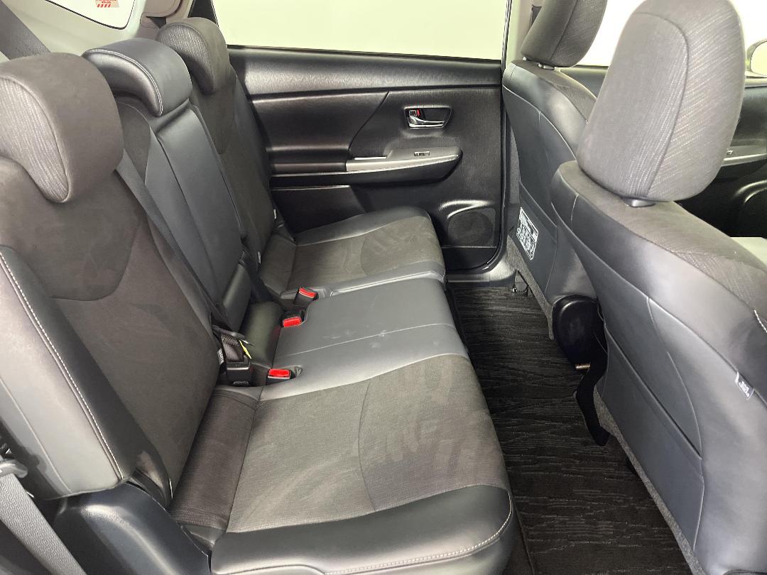 Photo '20' of Toyota Prius Photo '20' of Toyota Prius