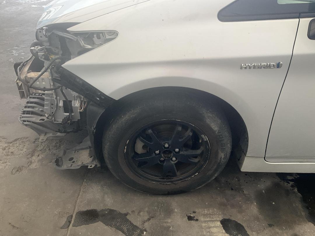 Photo '18' of Toyota Prius