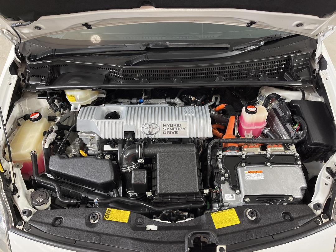 Photo '13' of Toyota Prius