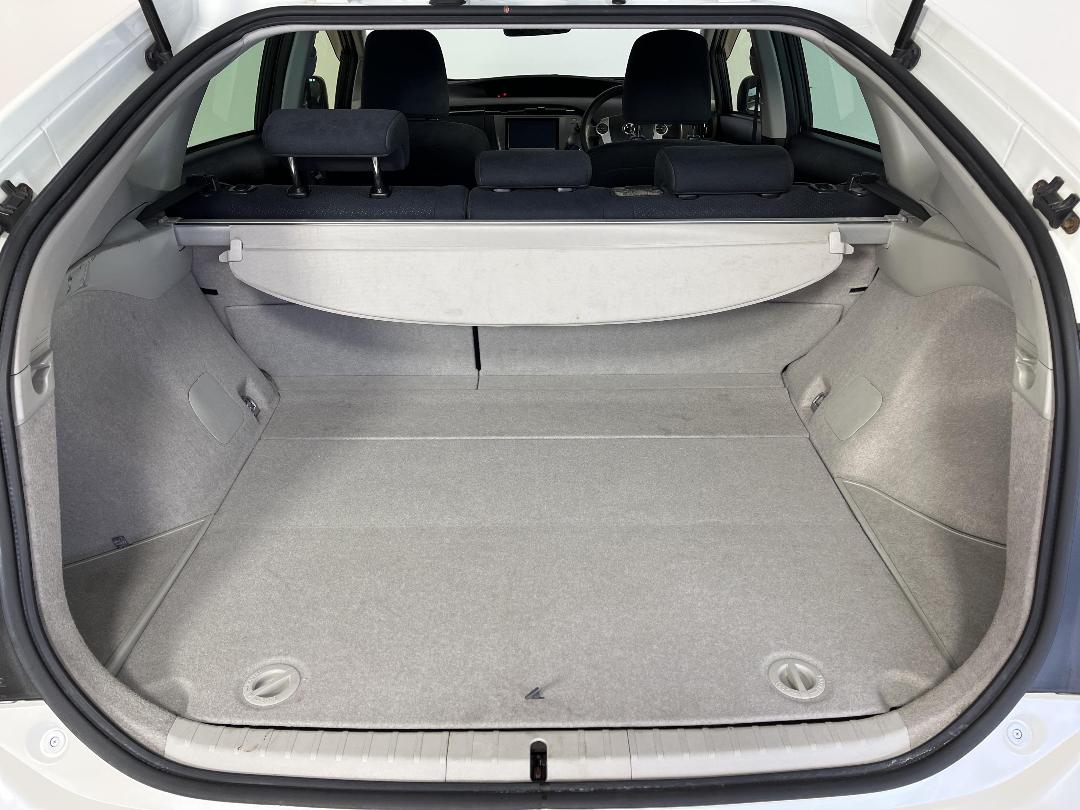 Photo '14' of Toyota Prius