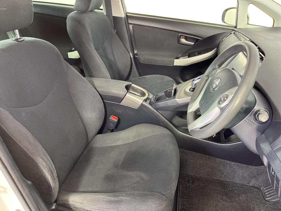 Photo '16' of Toyota Prius