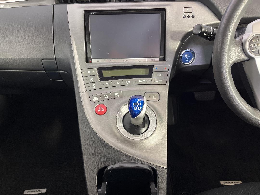 Photo '18' of Toyota Prius