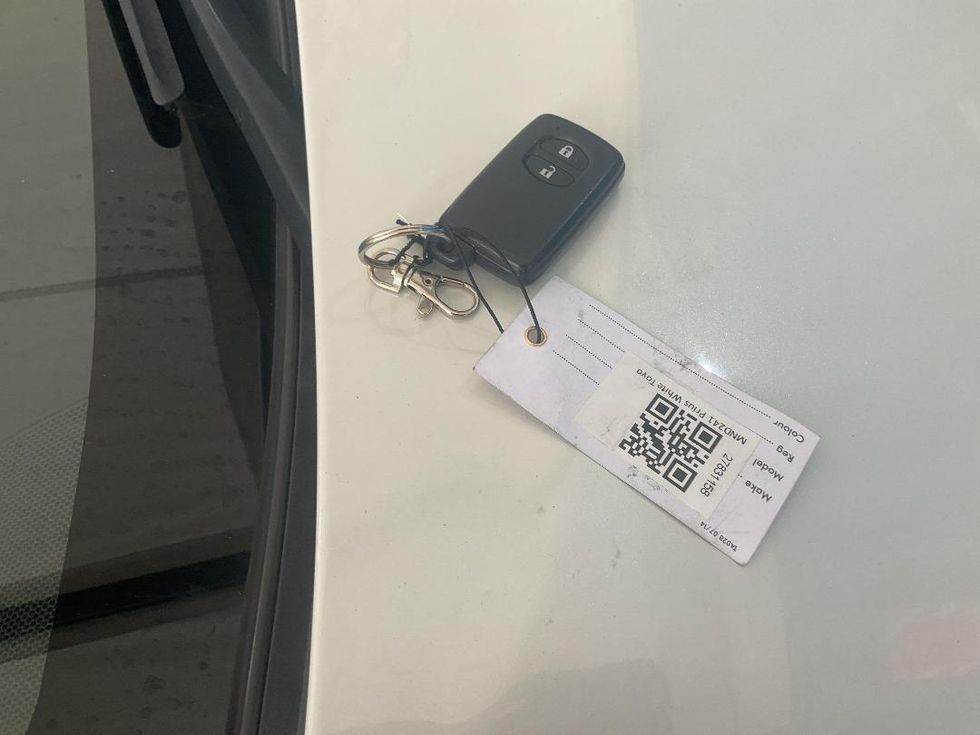 Photo '14' of Toyota Prius Hybrid