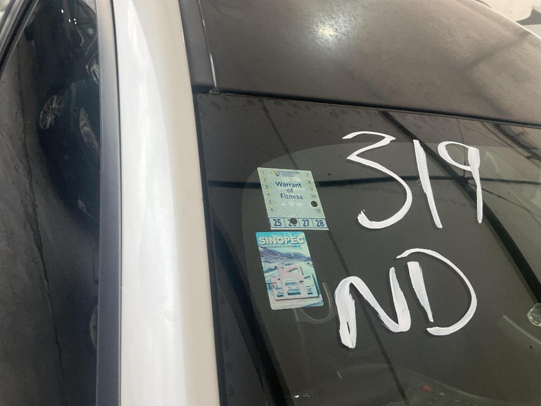 Photo '13' of Toyota Prius Hybrid