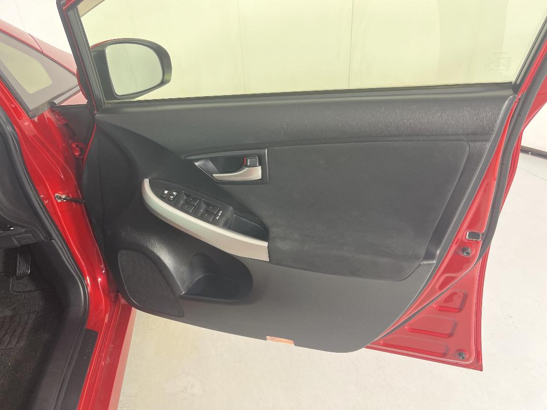 Photo '15' of Toyota Prius