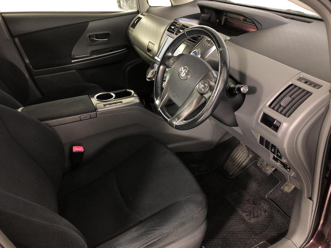 Photo '16' of Toyota Prius Photo '16' of Toyota Prius