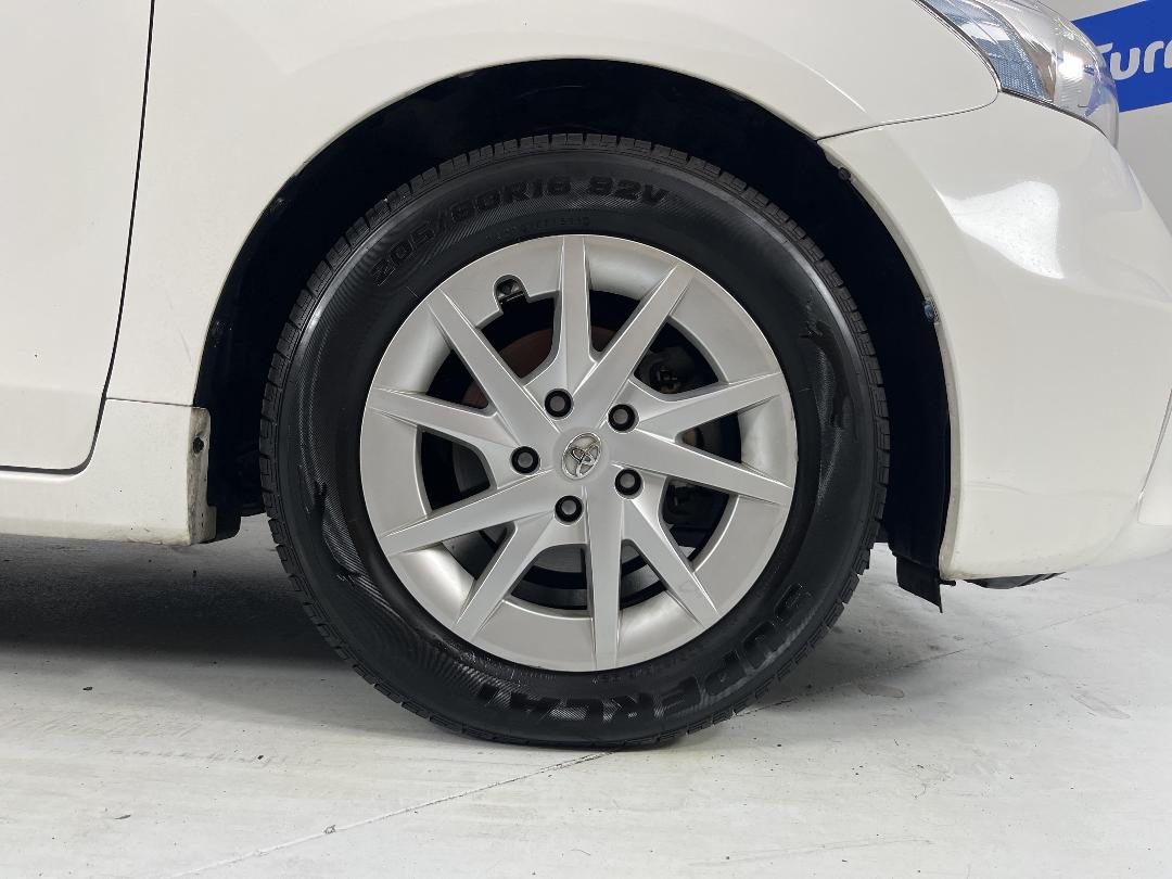 Photo '9' of Toyota Prius Photo '9' of Toyota Prius