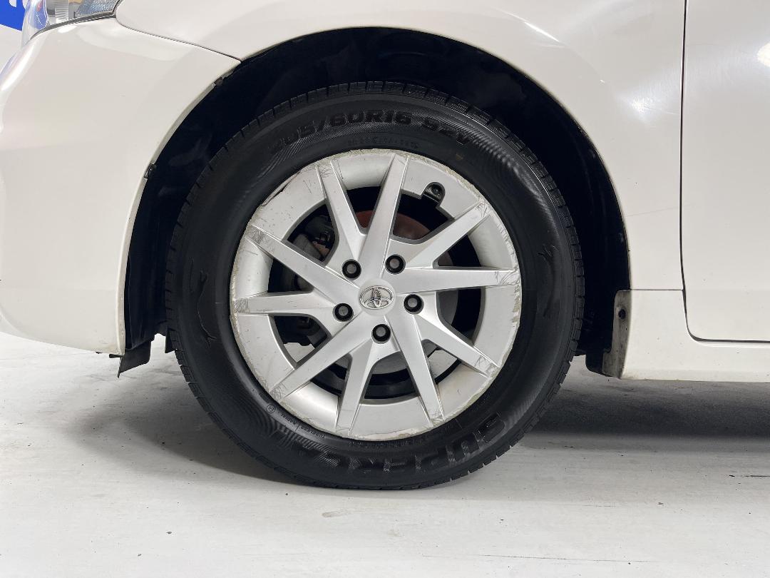 Photo '10' of Toyota Prius Photo '10' of Toyota Prius