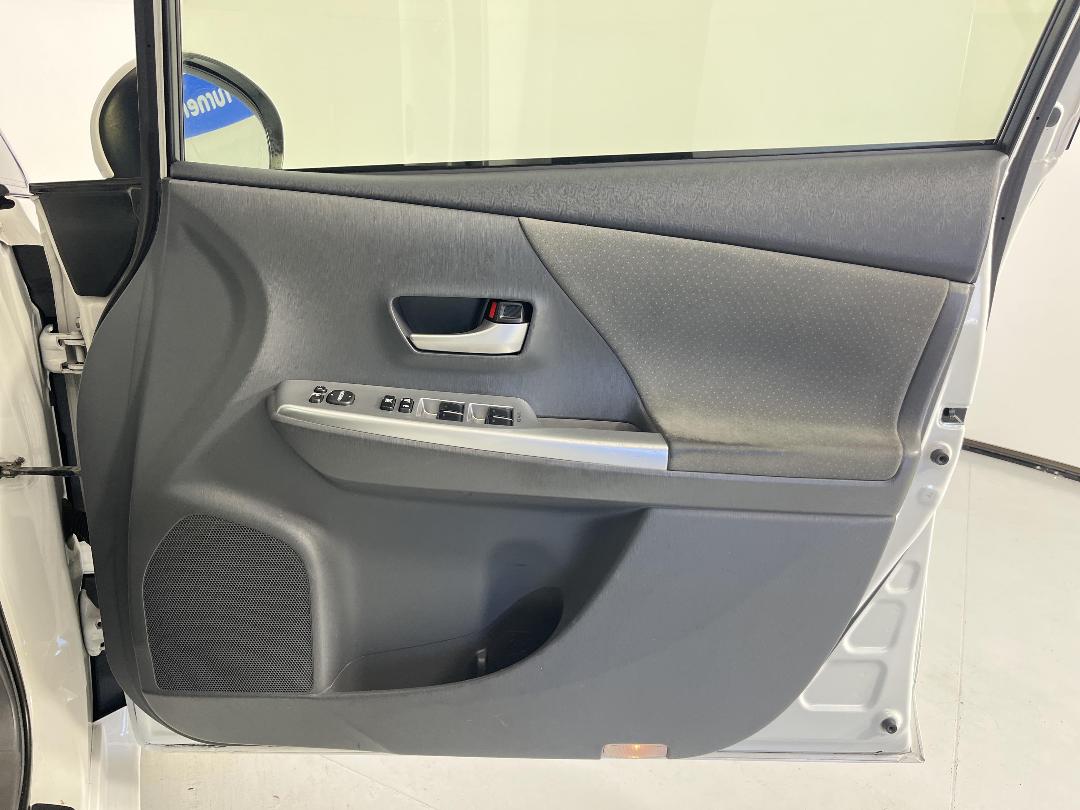 Photo '15' of Toyota Prius Photo '15' of Toyota Prius