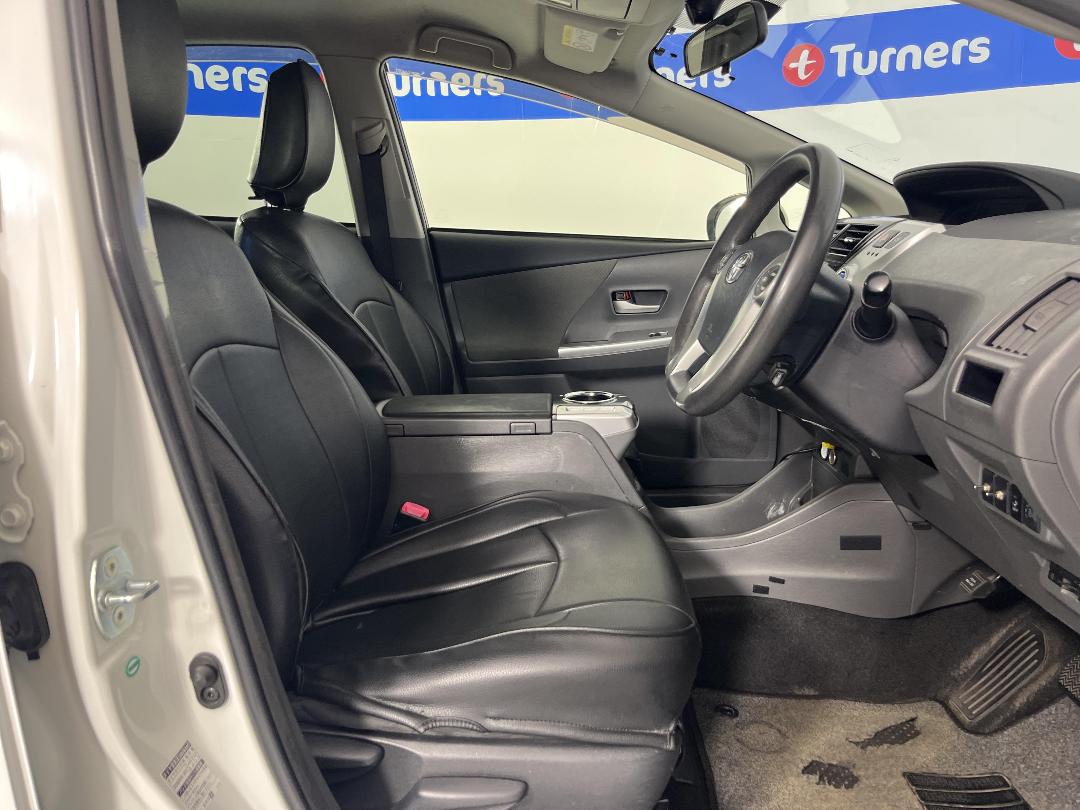 Photo '16' of Toyota Prius Photo '16' of Toyota Prius