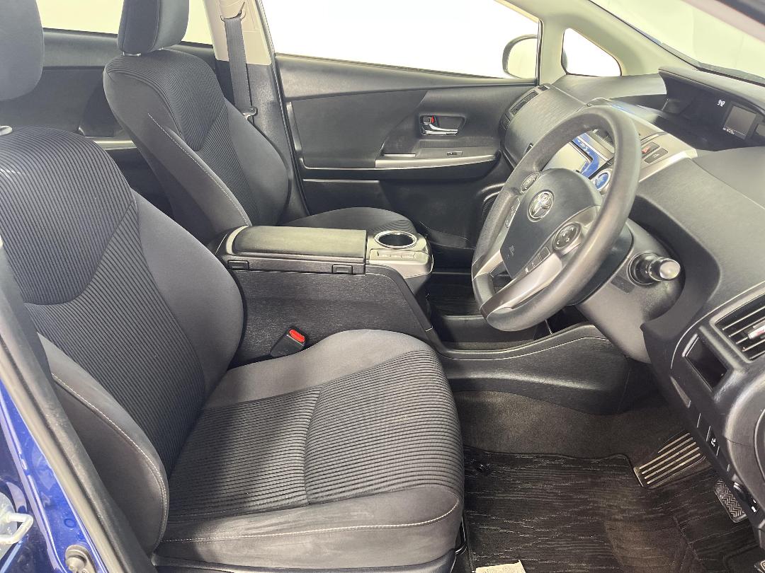 Photo '16' of Toyota Prius