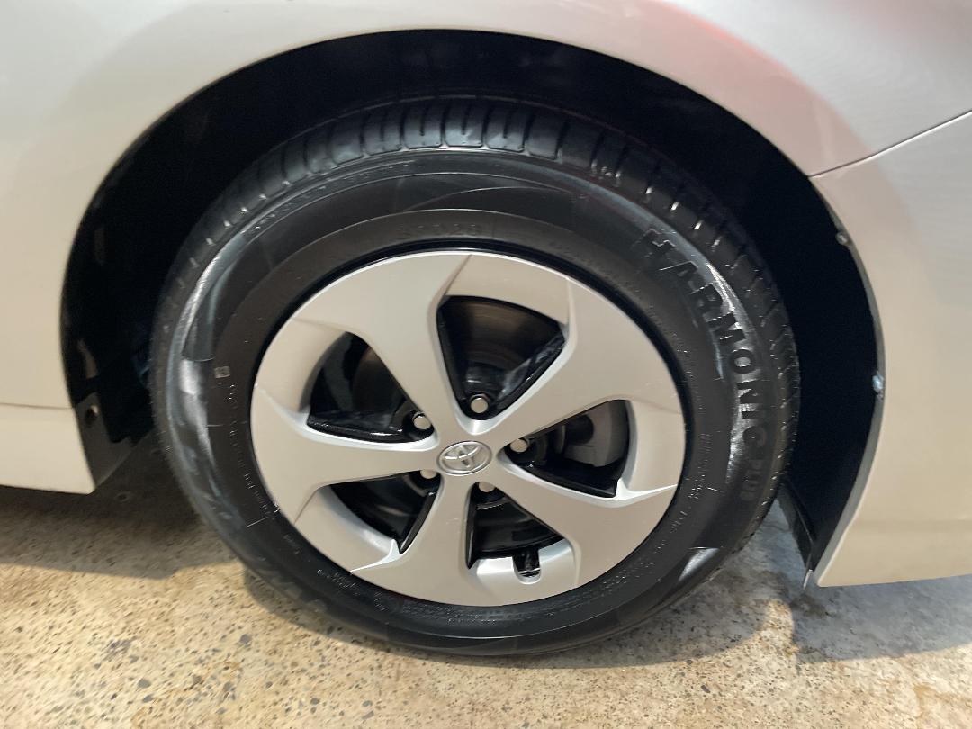 Photo '9' of Toyota Prius