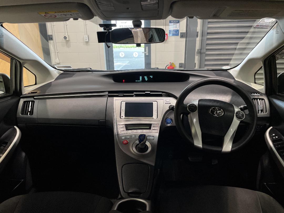 Photo '17' of Toyota Prius