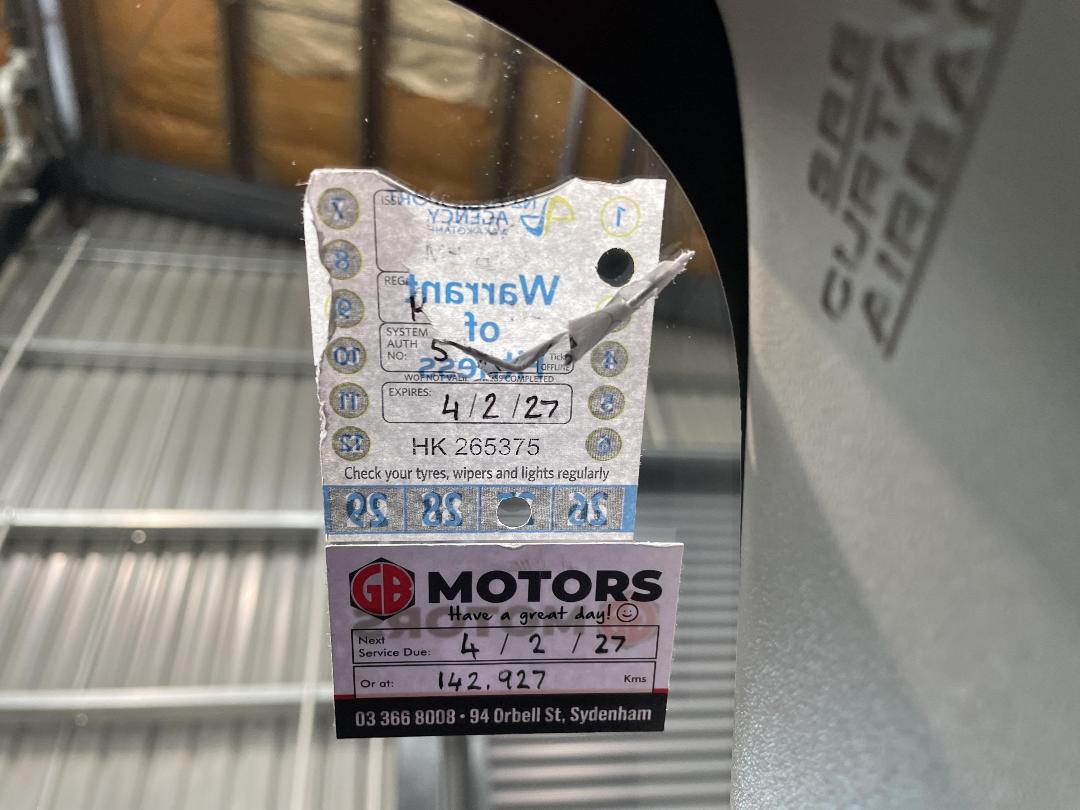 Photo '23' of Toyota Prius