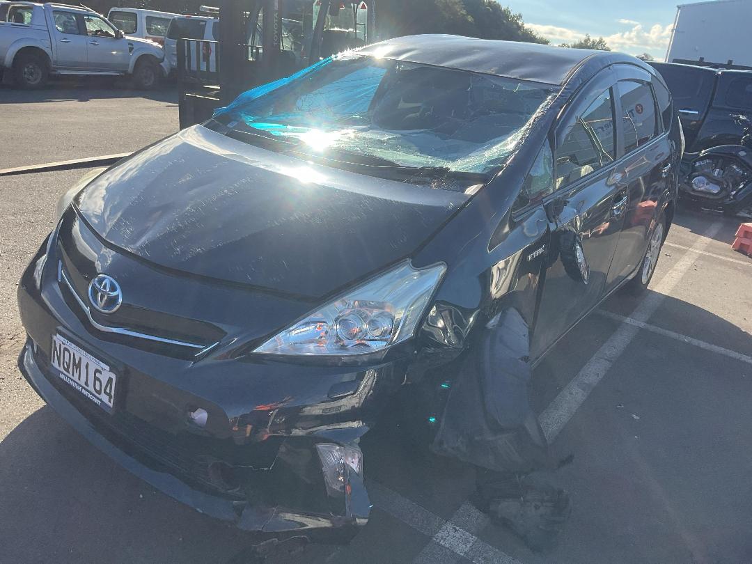 Photo '2' of Toyota Prius Alpha