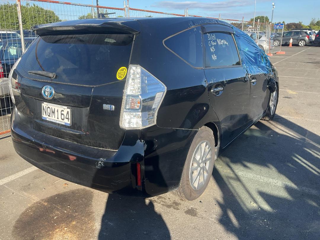 Photo '4' of Toyota Prius Alpha