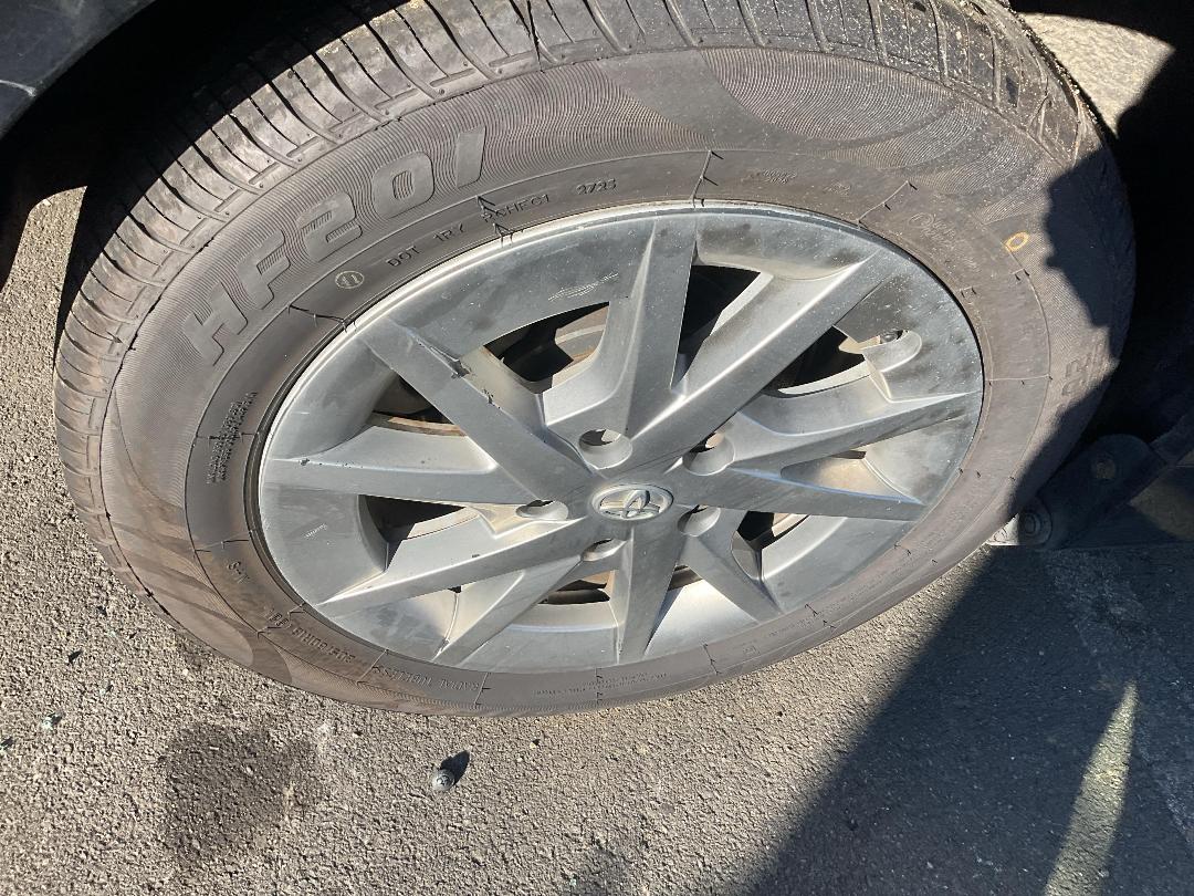 Photo '5' of Toyota Prius Alpha