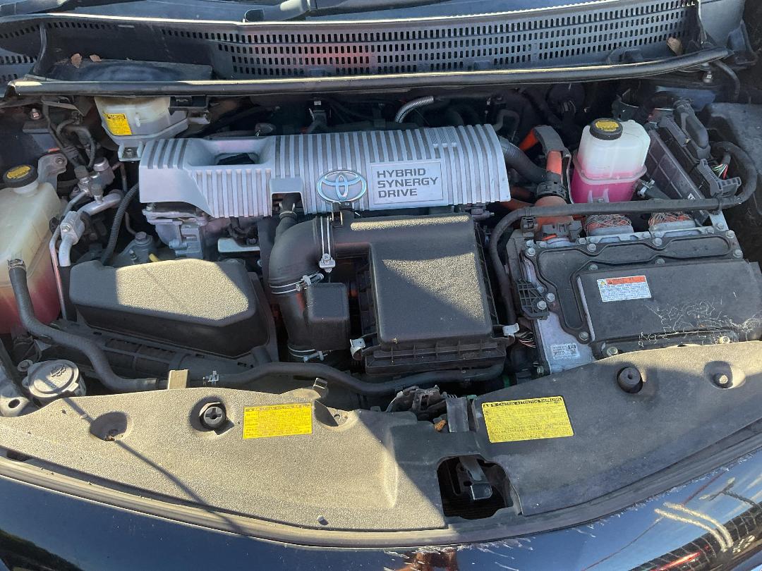 Photo '7' of Toyota Prius Alpha