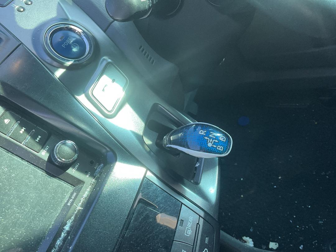 Photo '14' of Toyota Prius Alpha