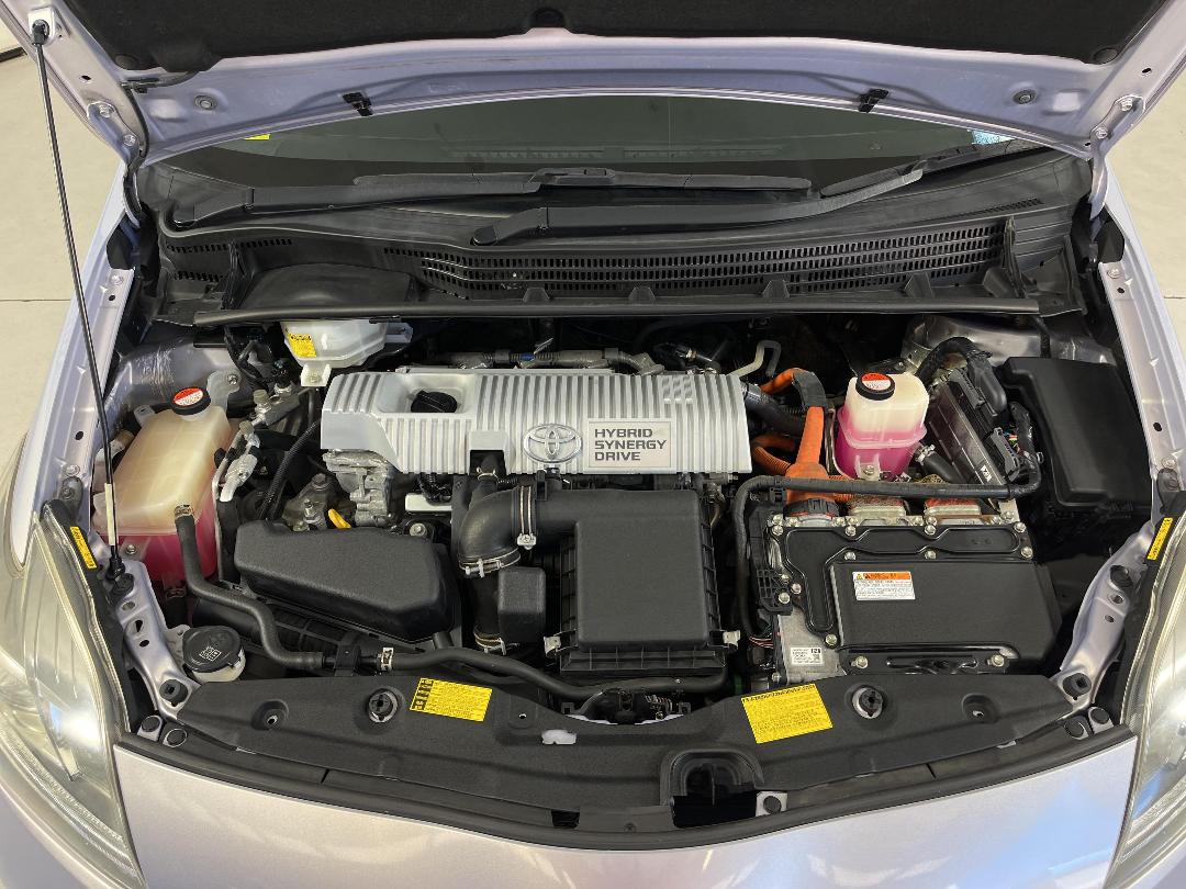 Photo '13' of Toyota Prius