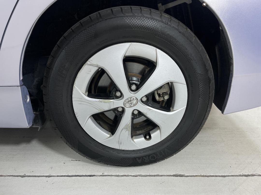 Photo '11' of Toyota Prius