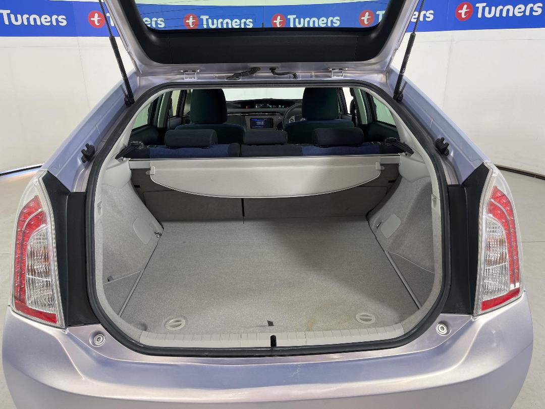 Photo '14' of Toyota Prius