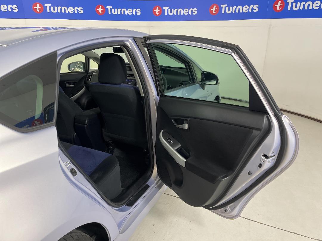 Photo '19' of Toyota Prius