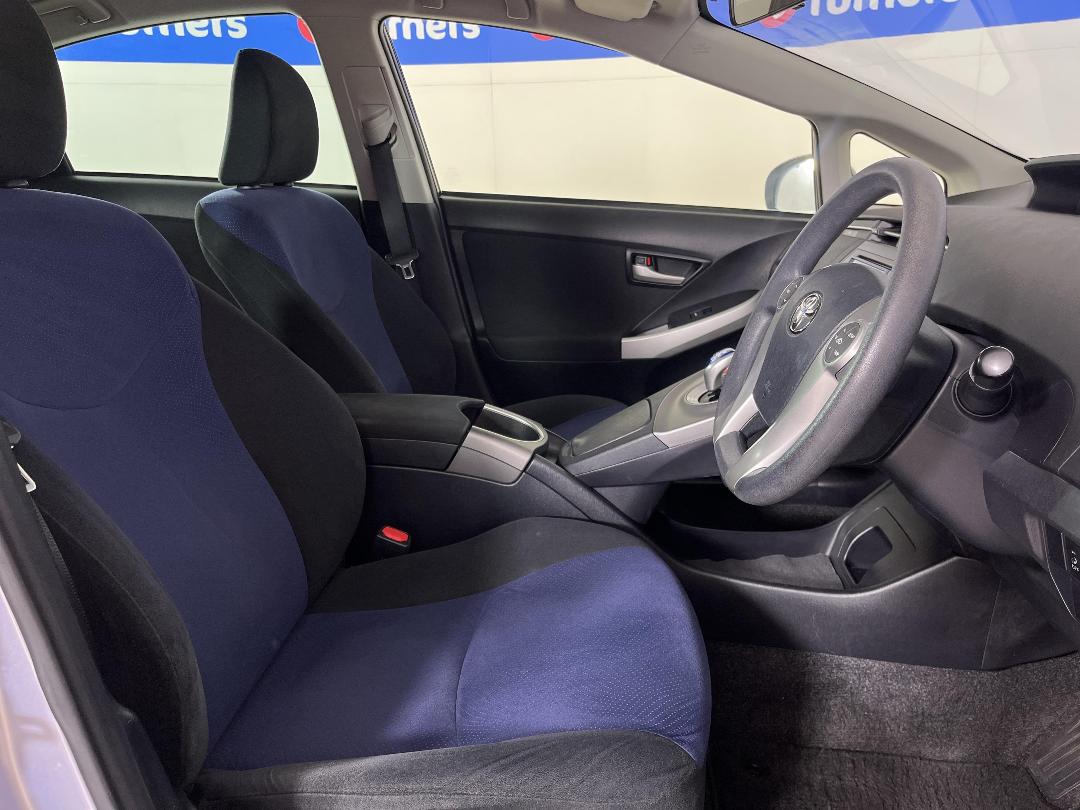 Photo '16' of Toyota Prius