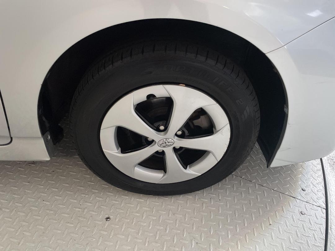 Photo '9' of Toyota Prius