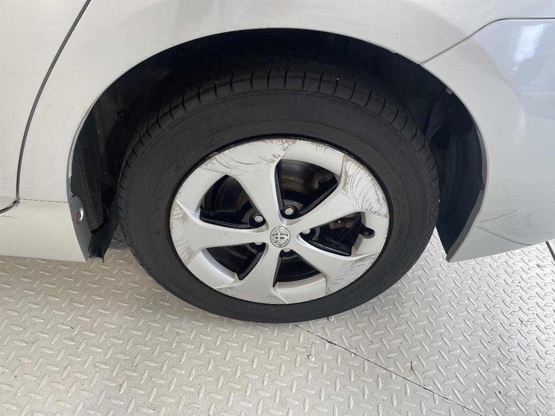 Photo '11' of Toyota Prius