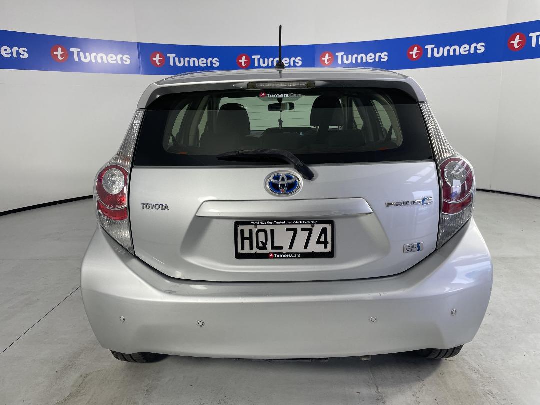 Photo '6' of Toyota Prius C Photo '6' of Toyota Prius C