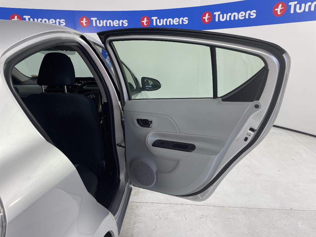 Photo '19' of Toyota Prius C Photo '19' of Toyota Prius C