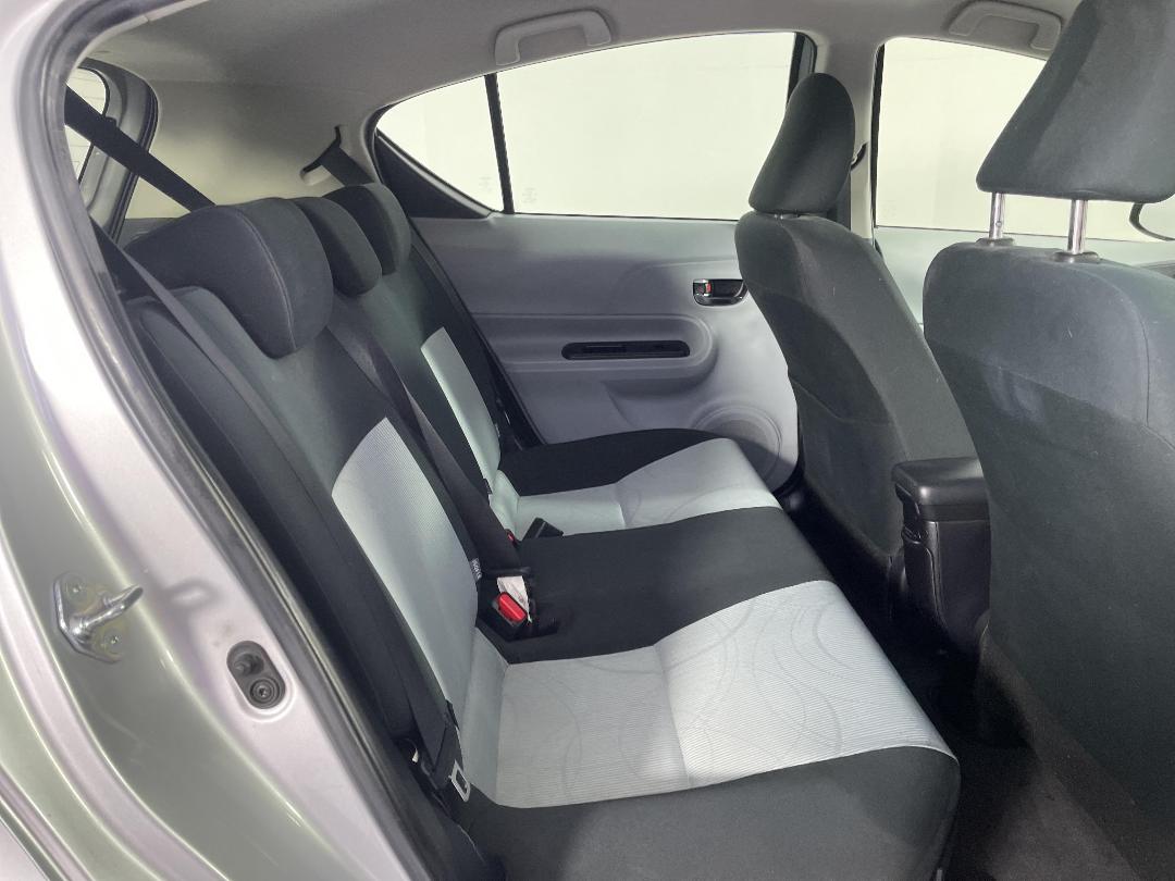 Photo '20' of Toyota Prius C Photo '20' of Toyota Prius C