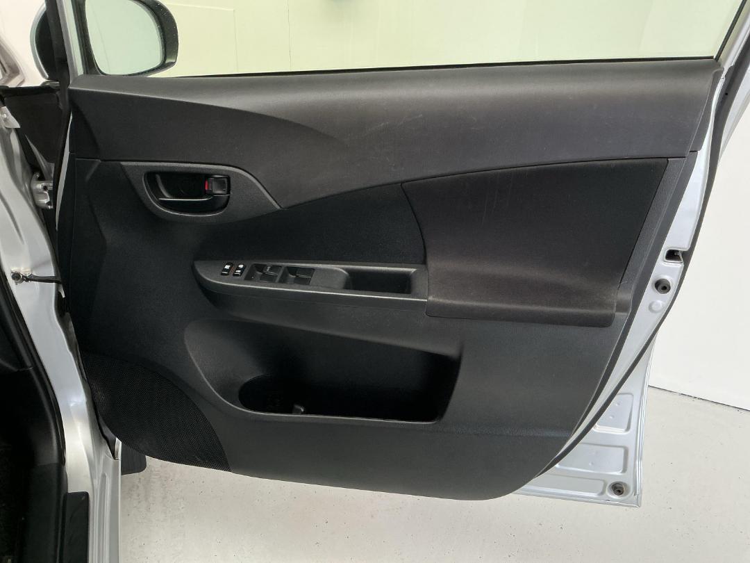 Photo '15' of Toyota Ractis