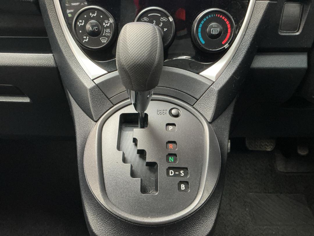 Photo '23' of Toyota Ractis