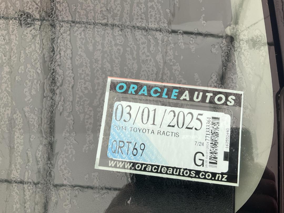 Photo '10' of Toyota Ractis Photo '10' of Toyota Ractis