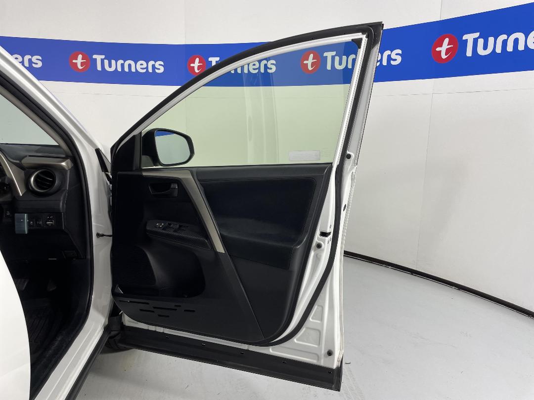 Photo '15' of Toyota Rav4