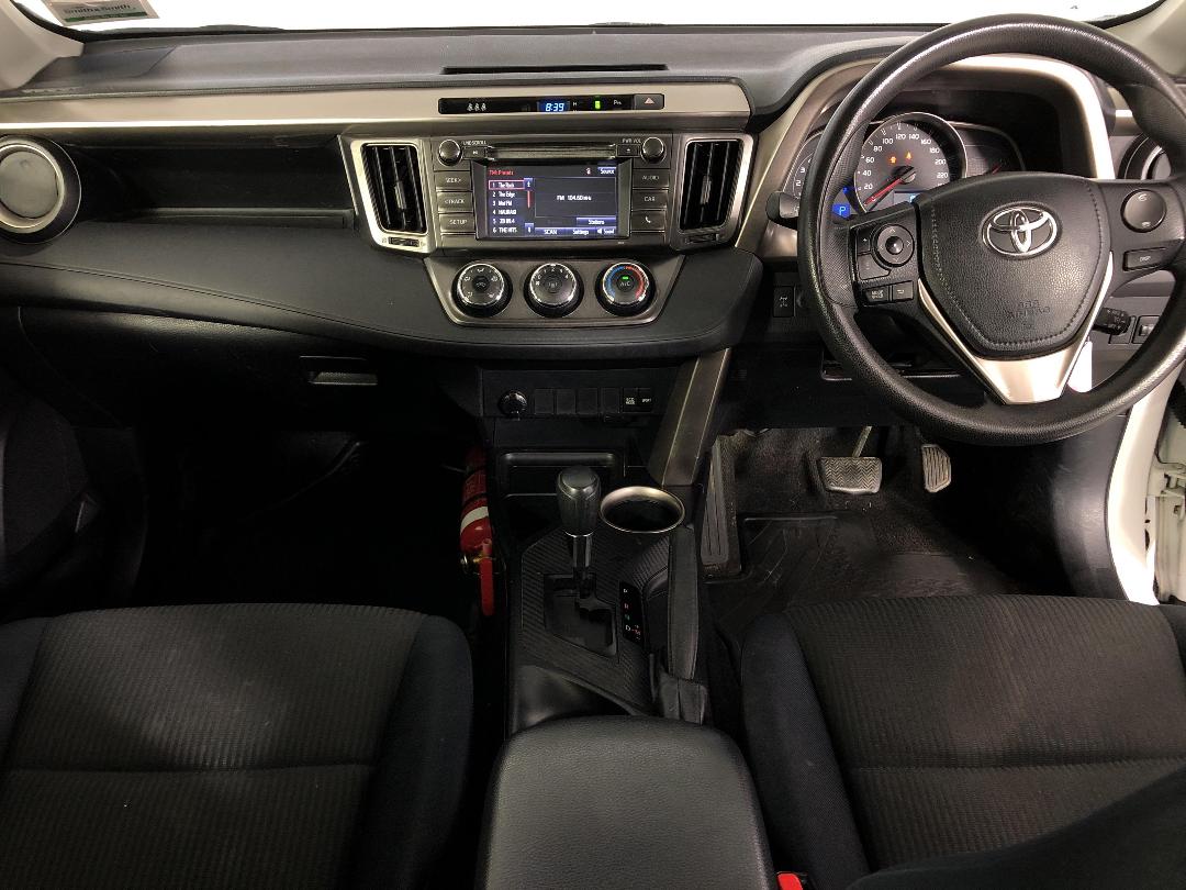 Photo '17' of Toyota Rav4