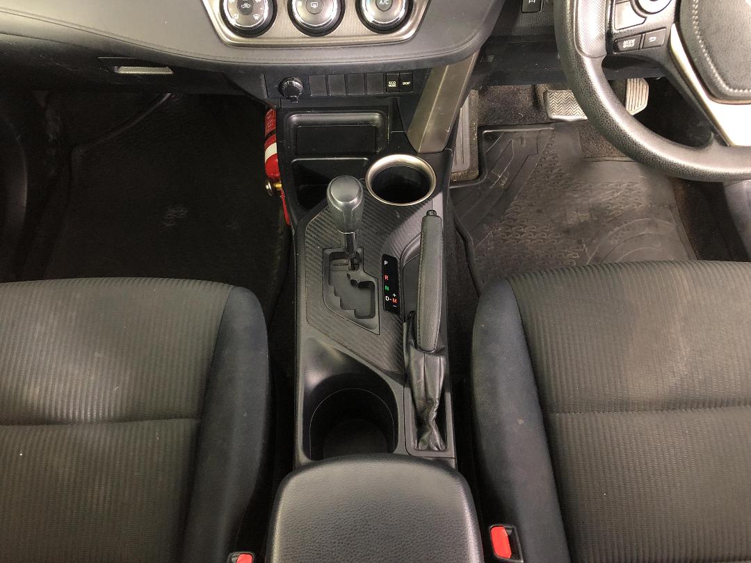 Photo '18' of Toyota Rav4