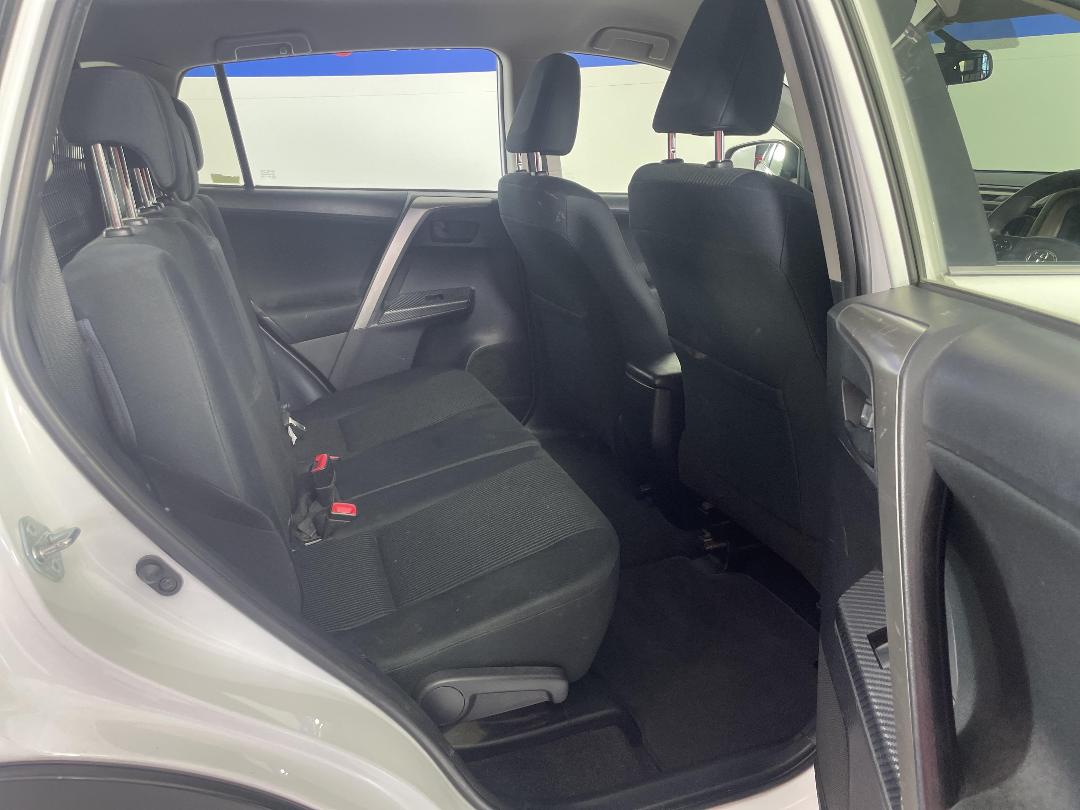 Photo '20' of Toyota Rav4