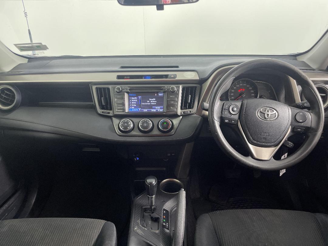 Photo '18' of Toyota Rav4